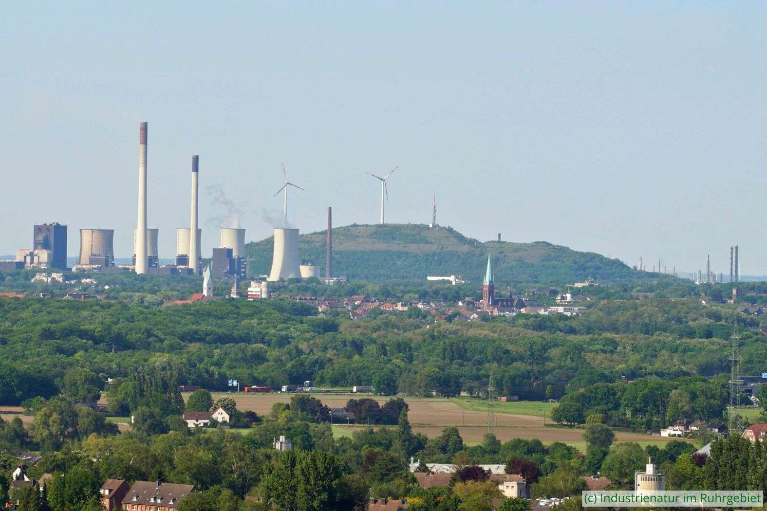 Halde Oberscholven von der Halde Beckstraße aus gesehen, 17.05.2017