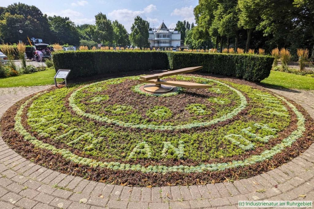Blumenuhr und Wasserbahnhof in Mülheim an der Ruhr, 26.07.2025
