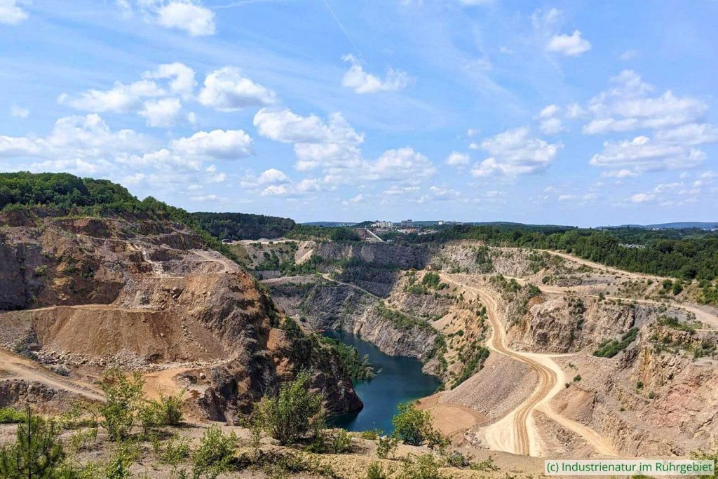Der Steinbruch Donnerkuhle in Hagen liegt im Naturraum Sauer- und Siegerland, 20.06.2023
