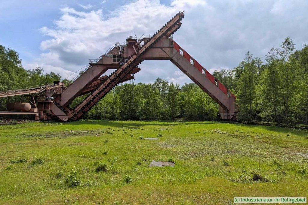 Der Portalkratzer hat einst das auf einer Halde gelagerte Schüttgut aufgenommen und auf ein Förderband gegeben, UNESCO-Welterbe Zollverein, 05.05.2025